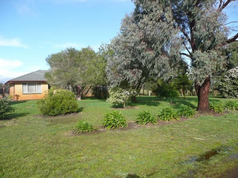 100 Golf Course Road, Heywood VIC 3304