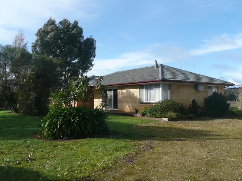 100 Golf Course Road, Heywood VIC 3304