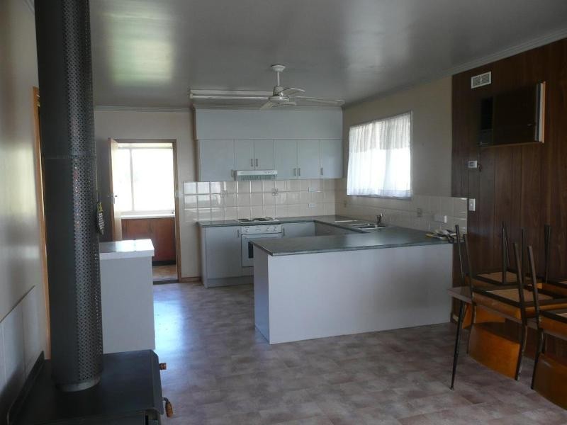 100 Golf Course Road, Heywood VIC 3304