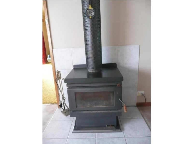 100 Golf Course Road, Heywood VIC 3304