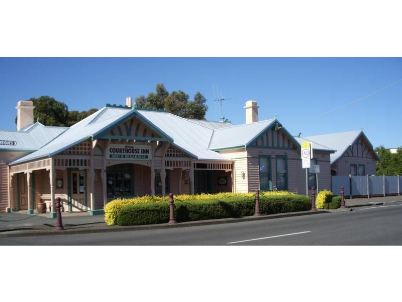 100 Commercial Road, Koroit VIC 3282