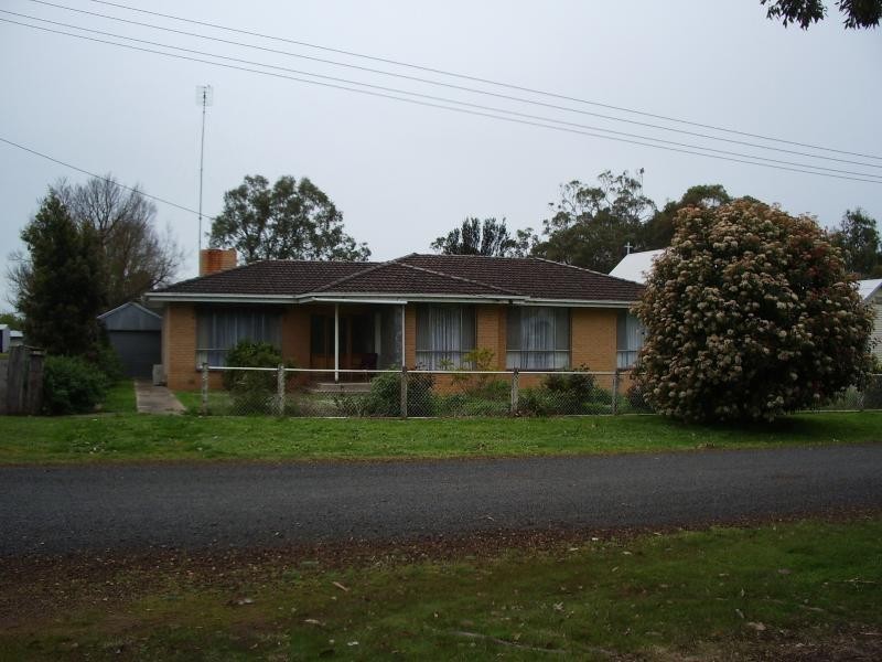 30 High Street, Macarthur VIC 3286