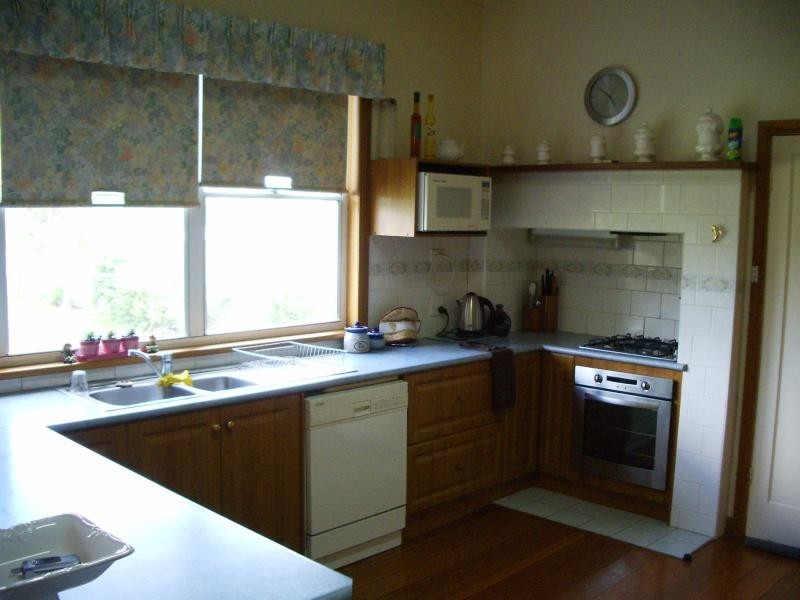 12 Heckfield Street, Macarthur VIC 3286