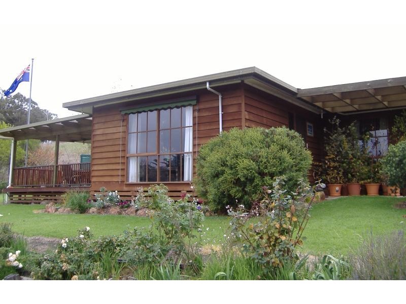 25 McEvoy St, Casterton VIC 3311