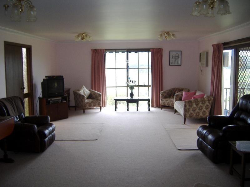 25 McEvoy St, Casterton VIC 3311