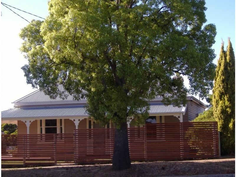 197 Henty Street, Casterton VIC 3311