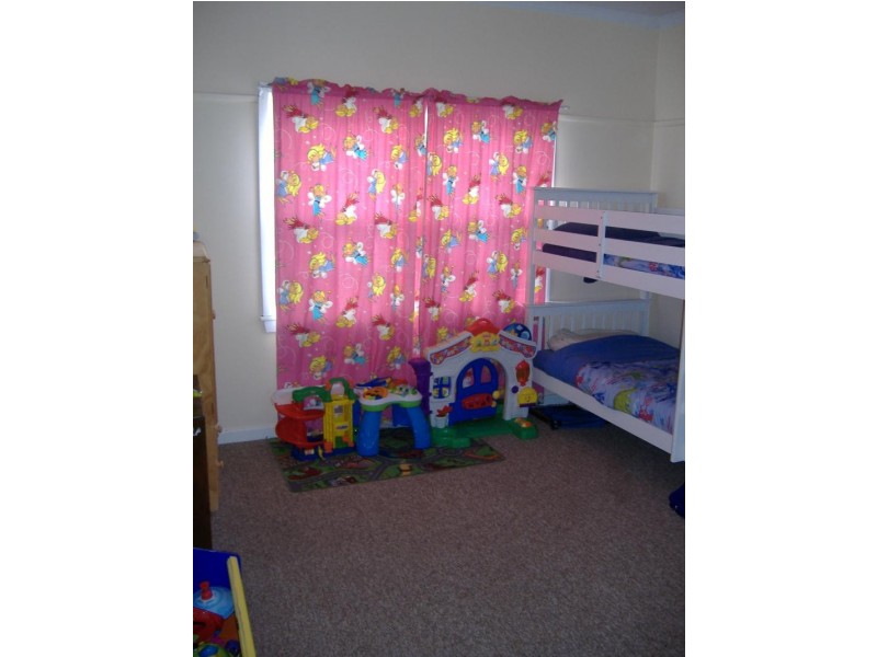 24 Peachey Street, Casterton VIC 3311