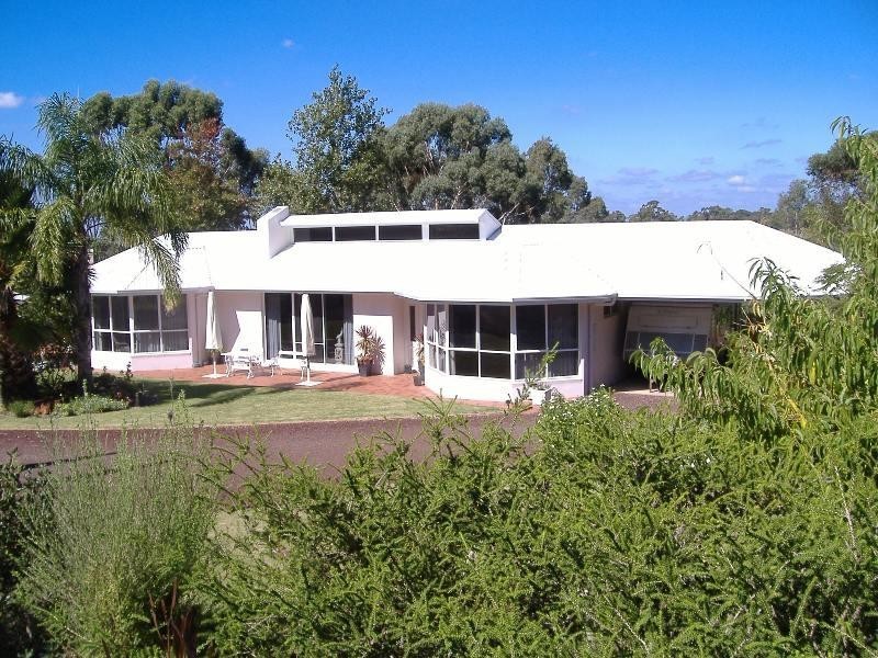 105 Mt Gambier Road, Casterton VIC 3311