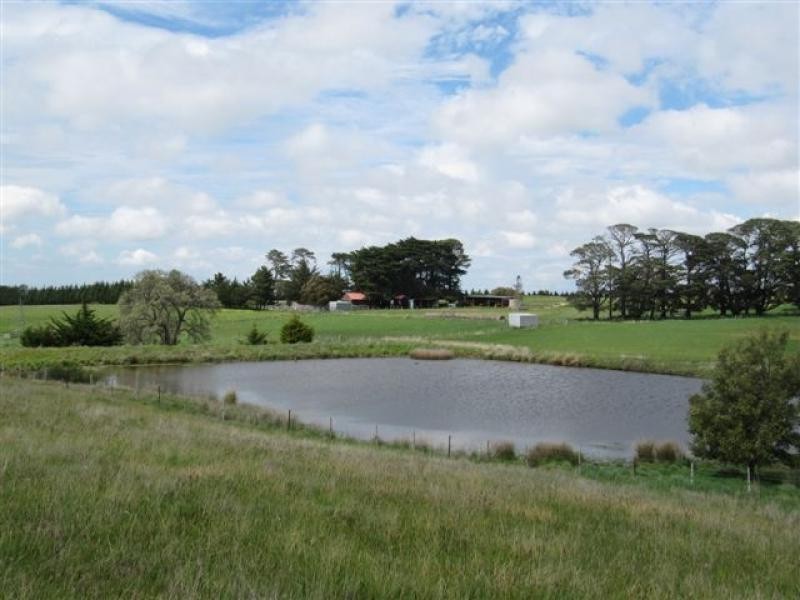 149 Knox Rd, Romsey VIC 3434