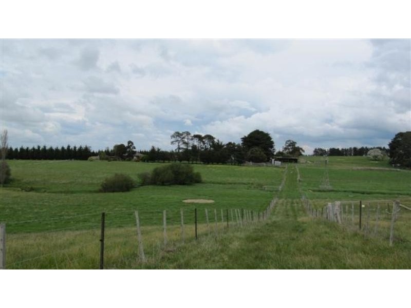 149 Knox Rd, Romsey VIC 3434