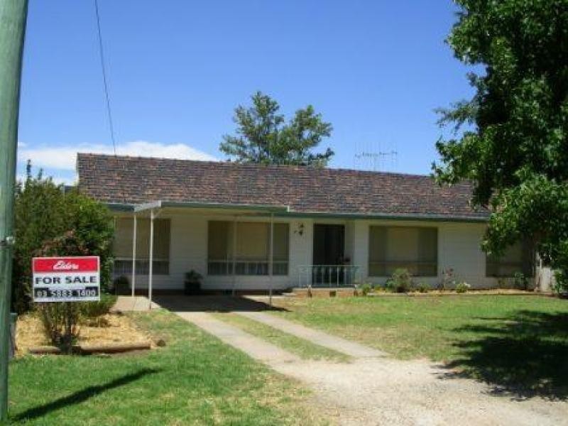 6 Tocumwal Street., Finley NSW 2713