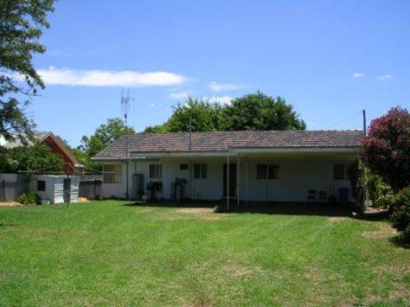 6 Tocumwal Street., Finley NSW 2713