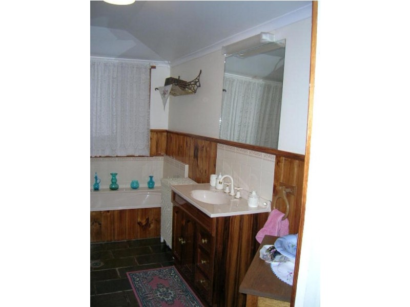 80 Mahonga St, Jerilderie NSW 2716