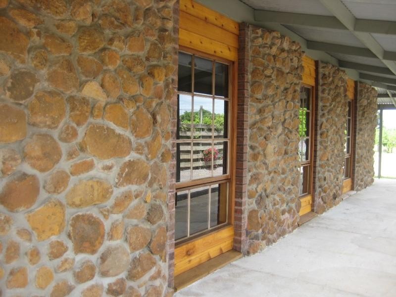 16 Williams Road, Hamilton VIC 3300