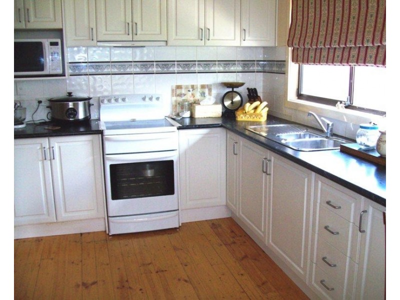 20 Lloyd Street, Derrinallum VIC 3325