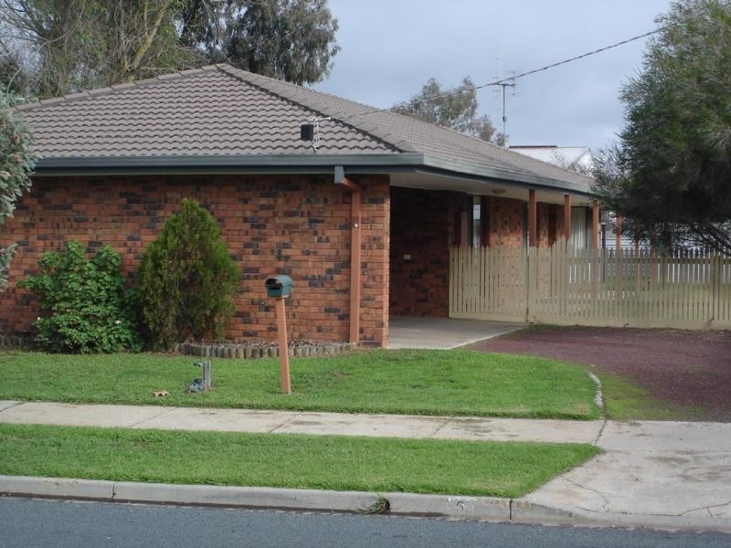 5 Elizabeth st, Kyabram VIC 3620