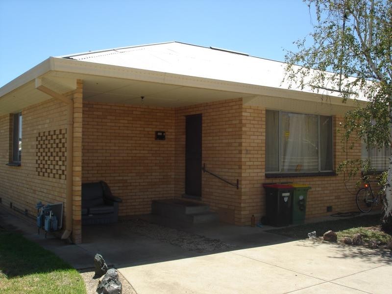 Unit 8/150 Fenaughty St, Kyabram VIC 3620