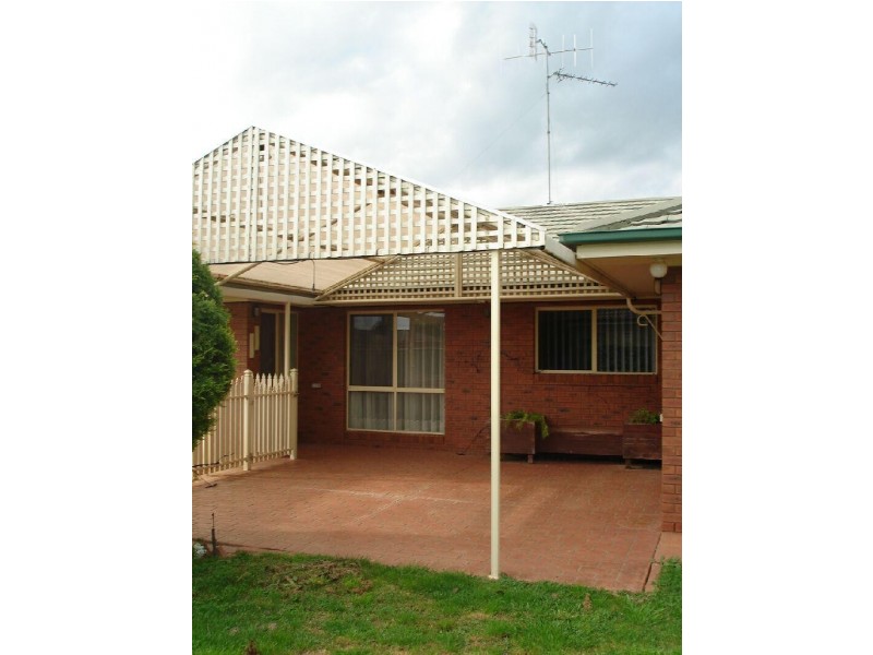 8 Deakin Grove, Tongala VIC 3621