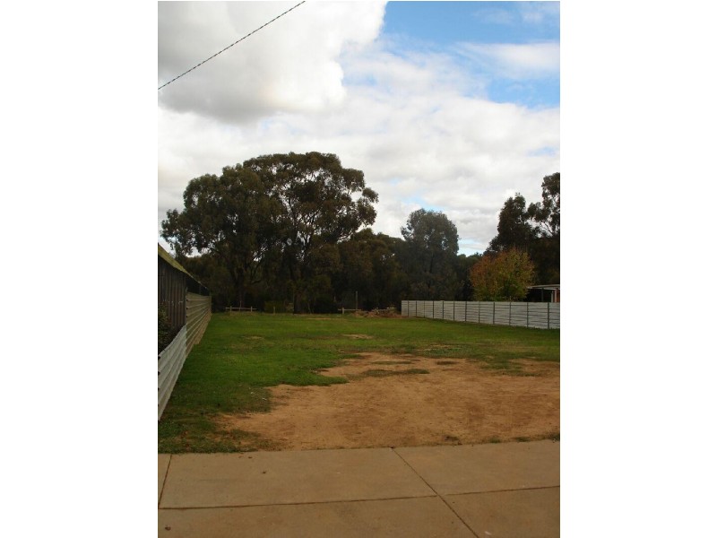 5 Outram Avenue, Kyabram VIC 3620