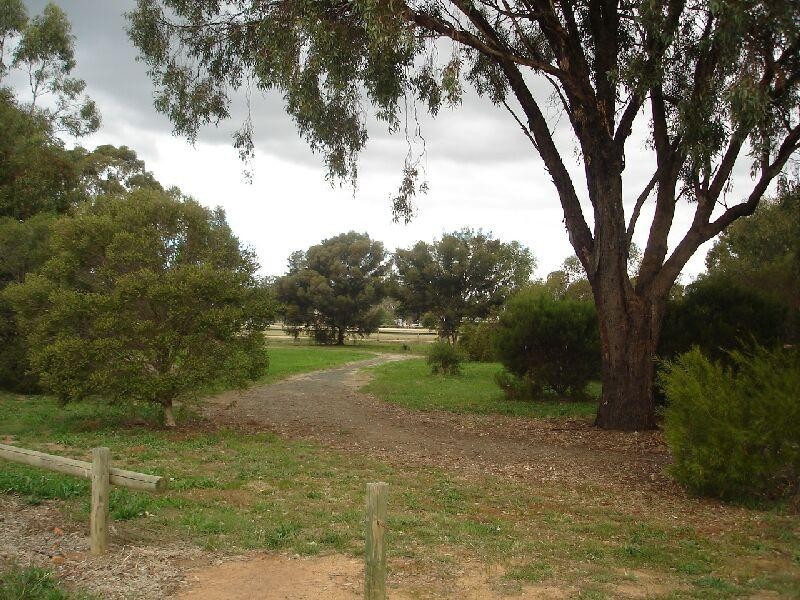 5 Outram Avenue, Kyabram VIC 3620