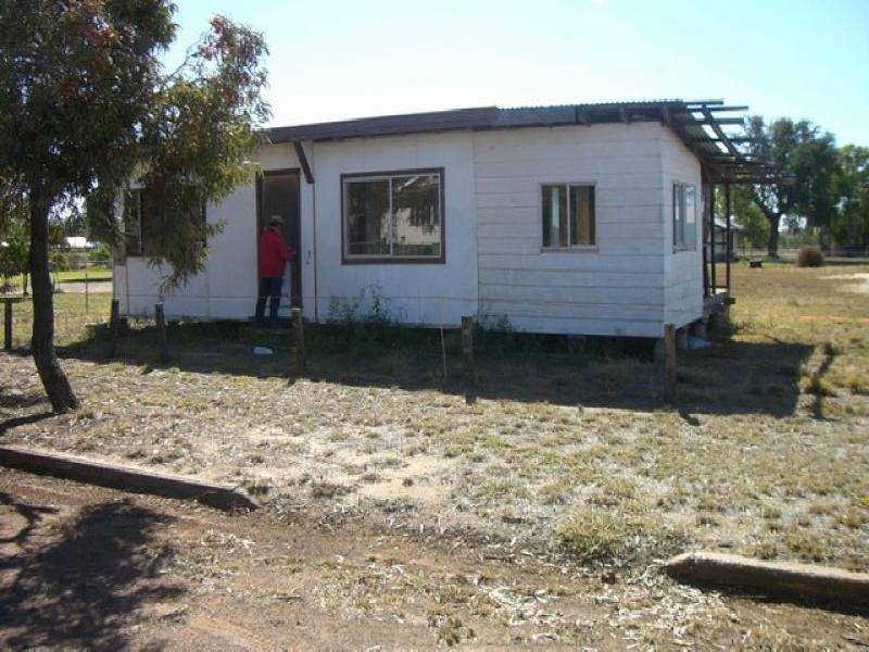 111 ROBERT STREET, Surat QLD 4417