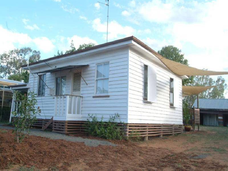 8 CASTLE STREET, Chinchilla QLD 4413