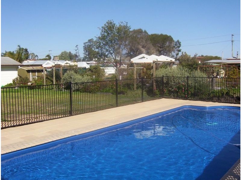 4 KNOX STREET, Dalby QLD 4405