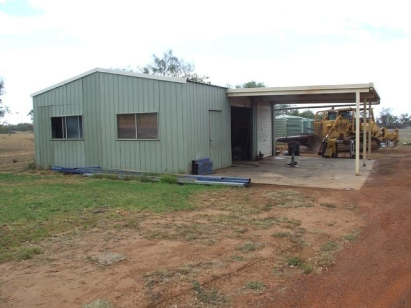 5 B/R BRICK HOME ON 10 ACS NEAR, St George QLD 4487