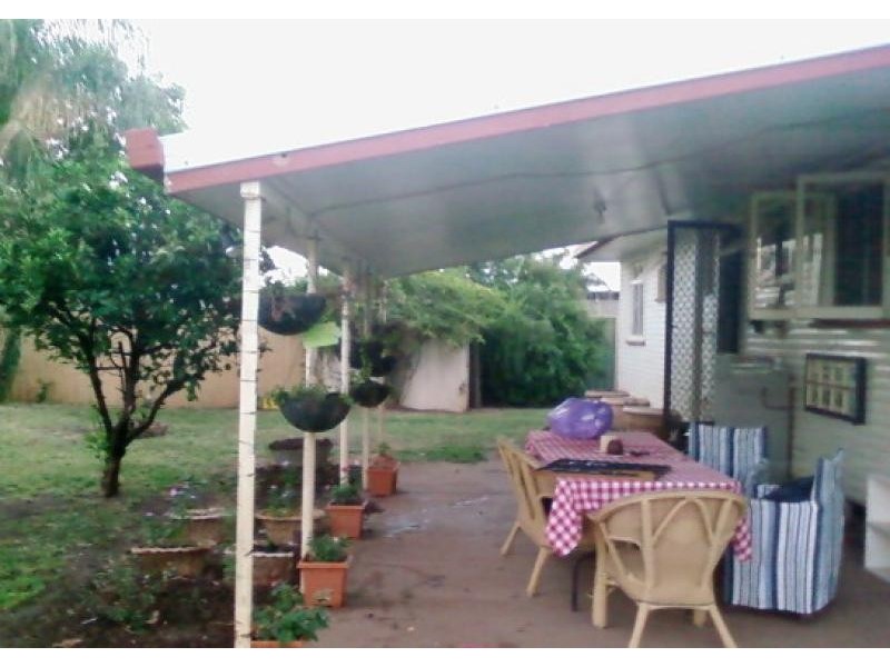 3 AUGUSTA  STREET, Surat QLD 4417