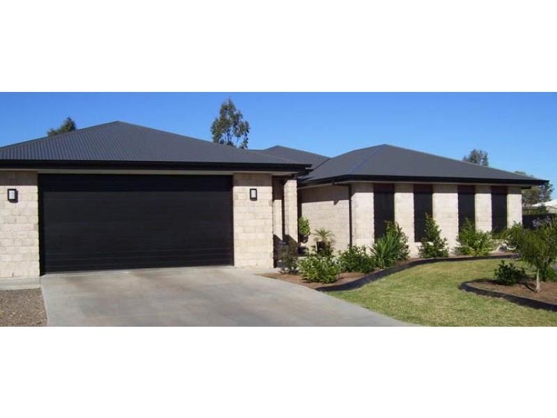 2 Webb Court, Roma QLD 4455