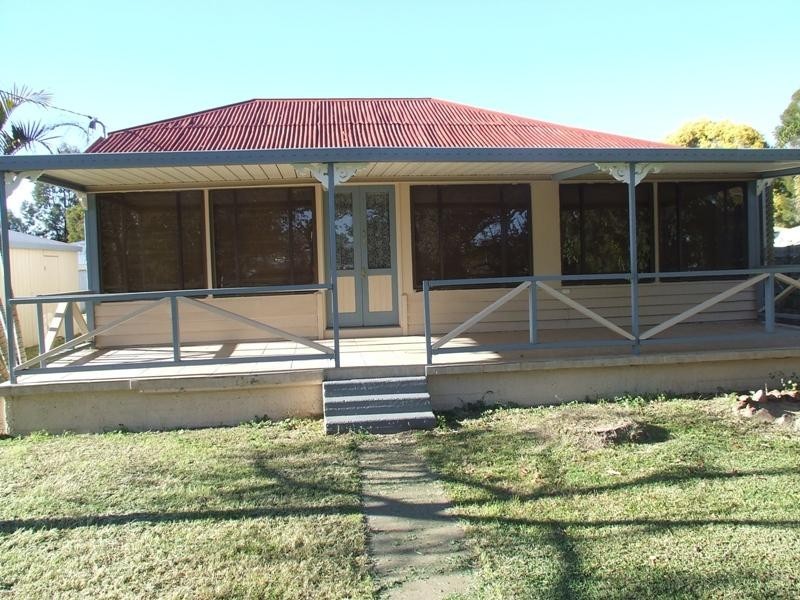 74 Alfred St, St George QLD 4487