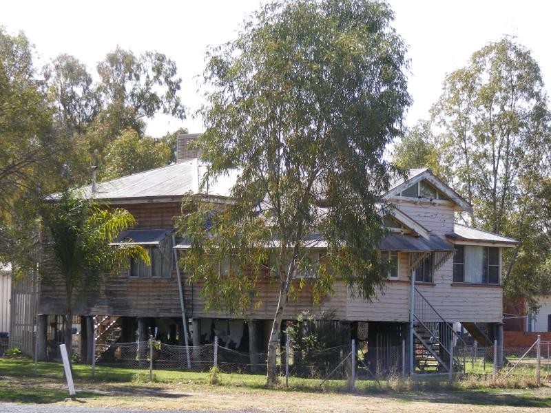 23 Station Street, Roma QLD 4455