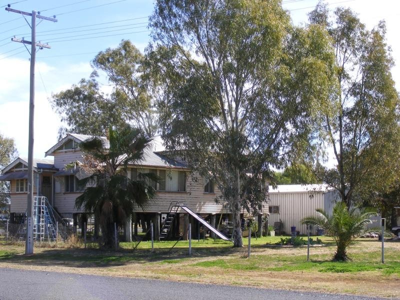 23 Station Street, Roma QLD 4455
