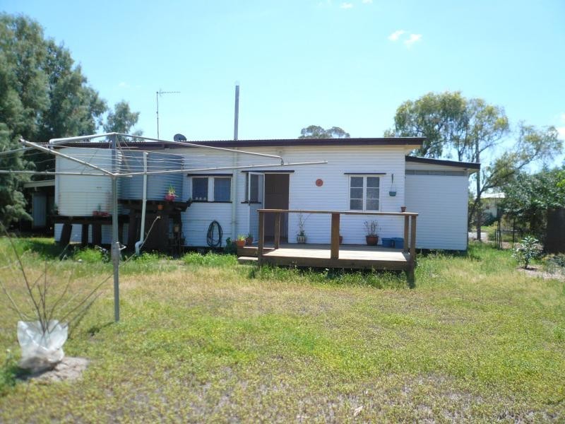 4 ADAMS STREET, Tara QLD 4421