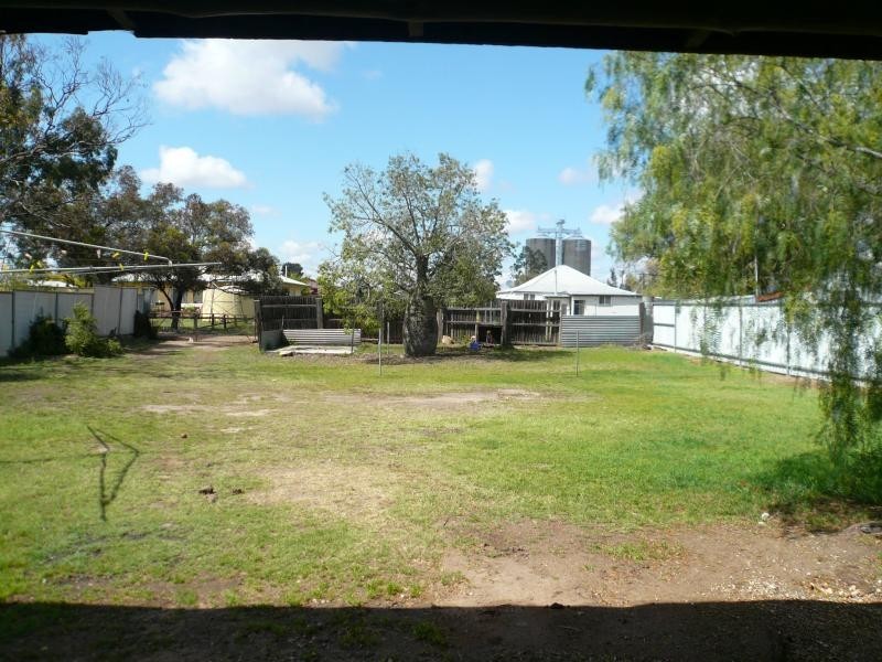 18 BILTON STREET, Tara QLD 4421