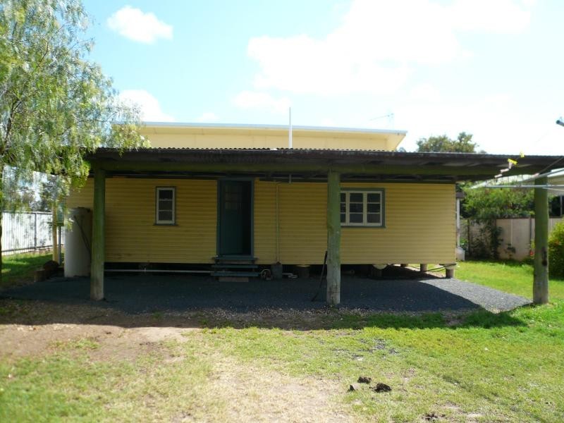18 BILTON STREET, Tara QLD 4421