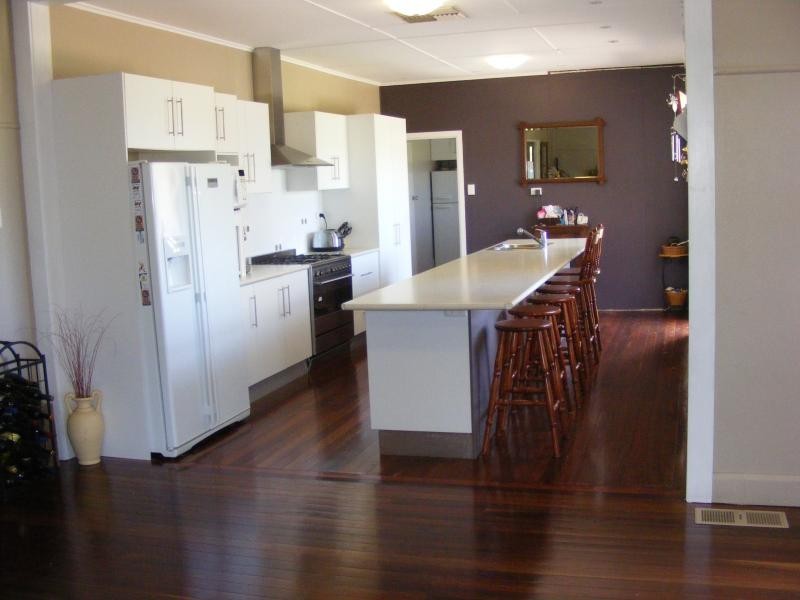 27 Lovell Street, Roma QLD 4455