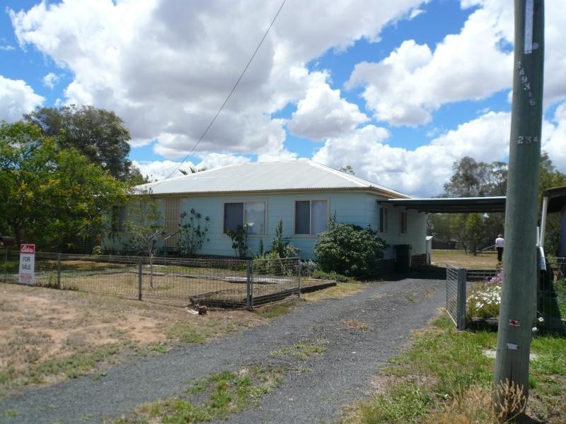 37 BINNIE STREET, Tara QLD 4421