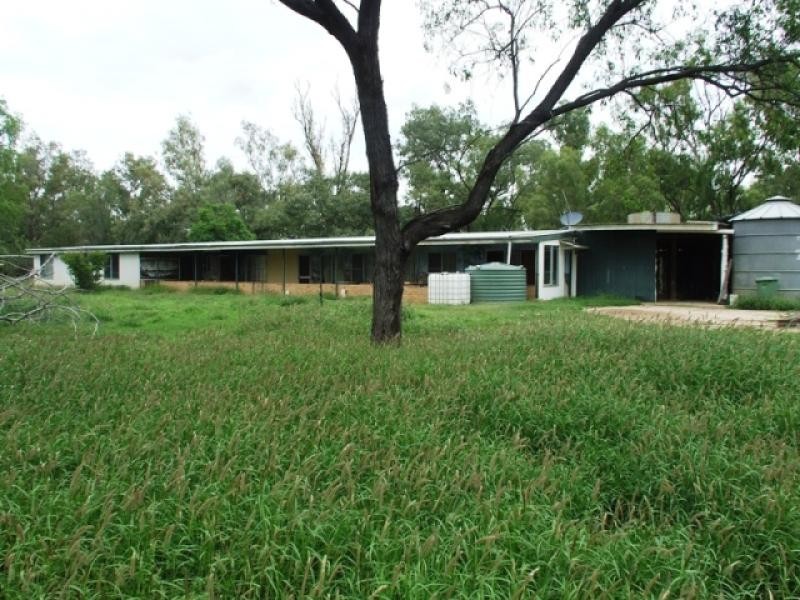 180 Commissioners Point Road, St George QLD 4487