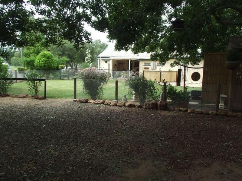 9 Mary St, Bollon QLD 4488