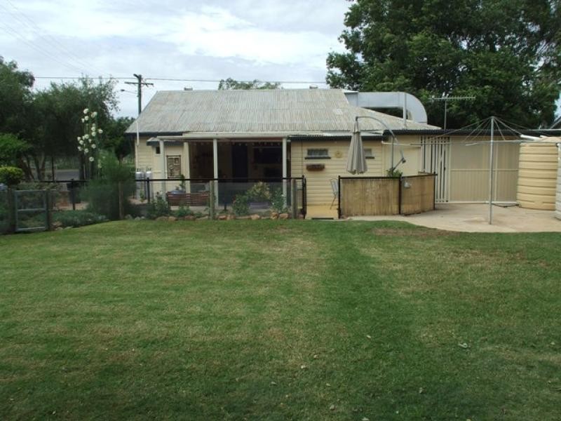 9 Mary St, Bollon QLD 4488
