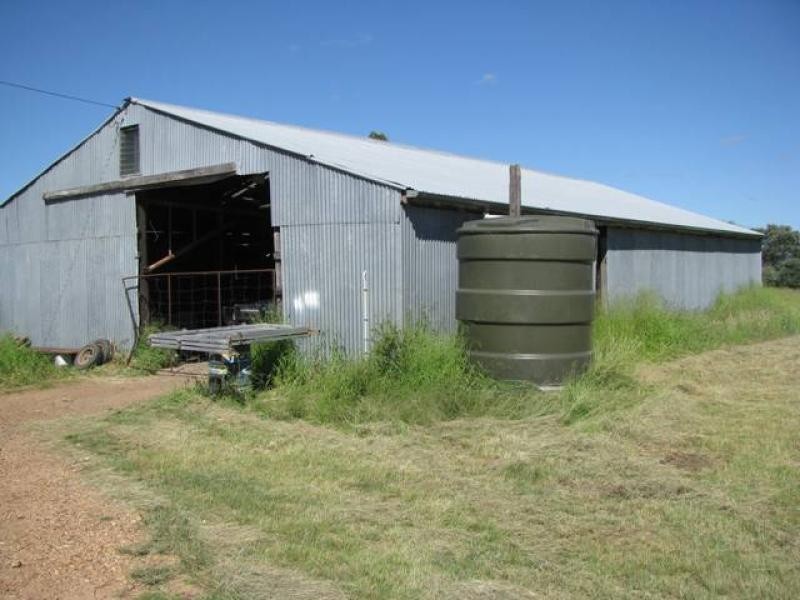 ORIENT, 5372 ACRES QUALITY GRAZING, Miles QLD 4415