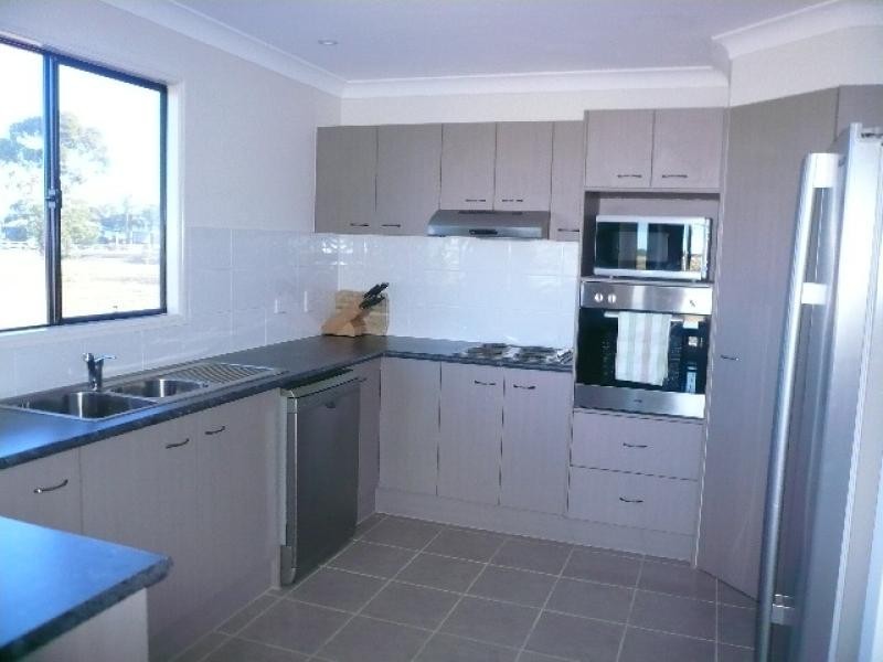 6 HENRY COURT, Tara QLD 4421