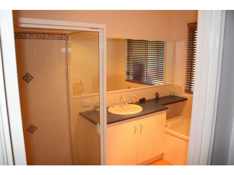 18 Kilroy Street, St George QLD 4487