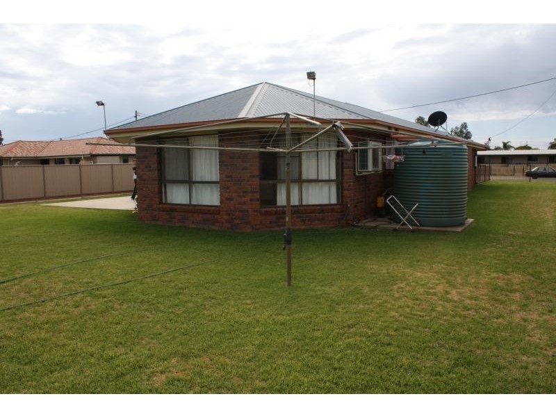 12 Taylor Street, St George QLD 4487