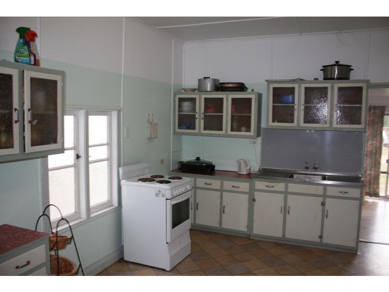 70 Grey Street, St George QLD 4487