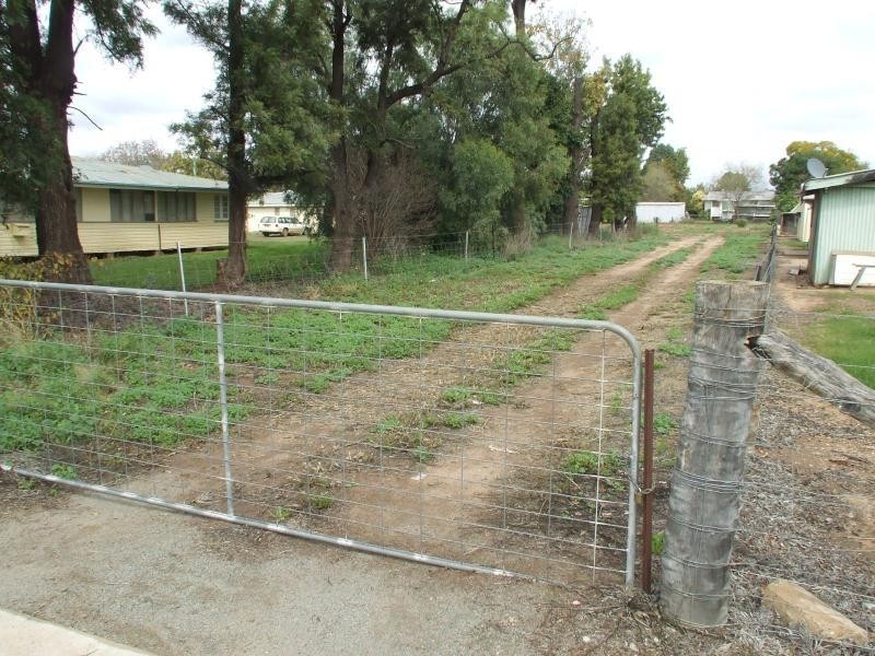 70 Grey Street, St George QLD 4487