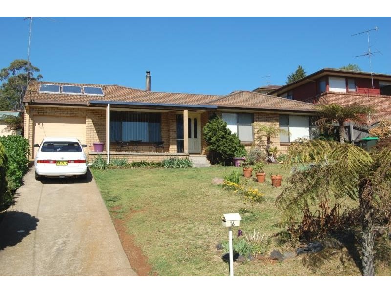 16 Parkes Street, Dorrigo NSW 2453