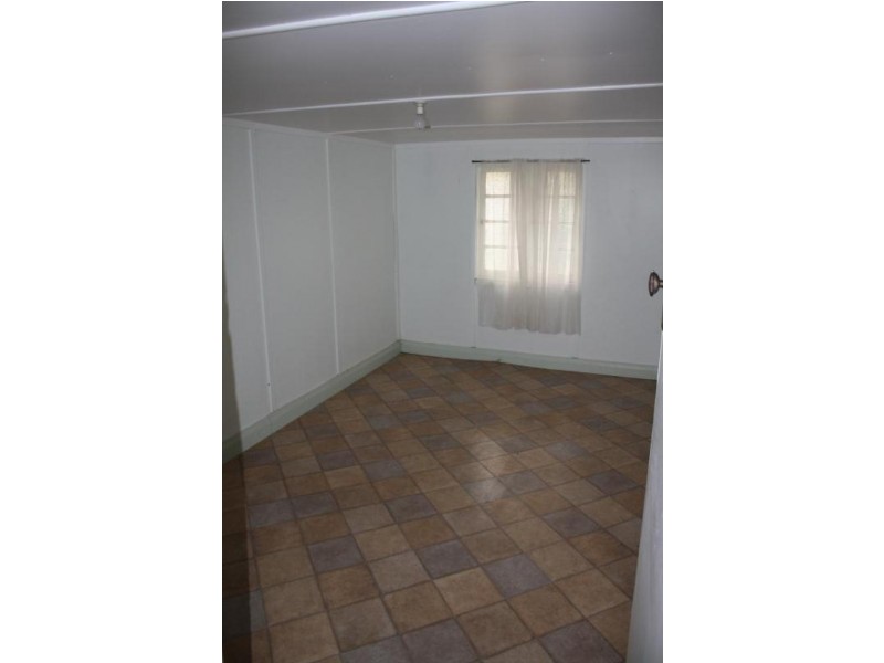 70 Grey Street, St George QLD 4487