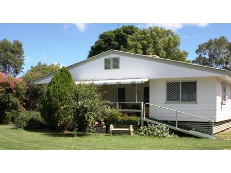 11 Charles Street, St George QLD 4487